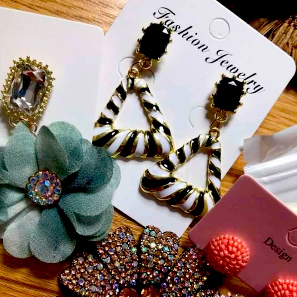 NWT Boutique Art Deco Black White Geometric Gold Onyx Statement Earrings